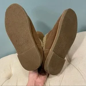 Aldo | Shoes | Aldo Chestnut Brown Ugg Style Shearling Boots  display picture 1